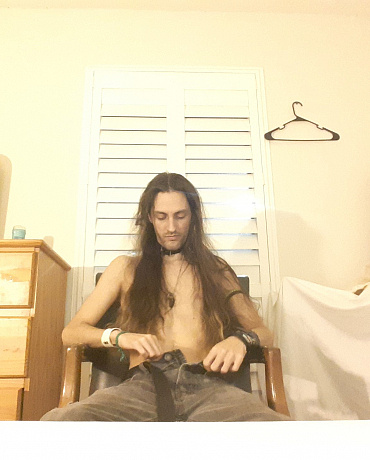 Long Haired Warlock Makes a Homemade Jackoff Vid