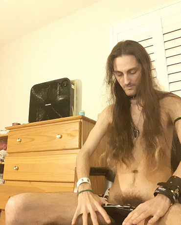 Long Haired Warlock Makes a Homemade Jackoff Vid