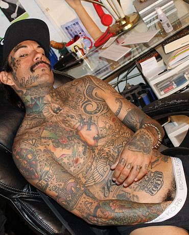 Tatted Dude Cums Twice