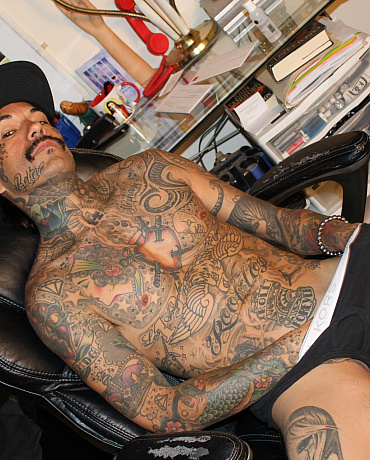 Tatted Dude Cums Twice