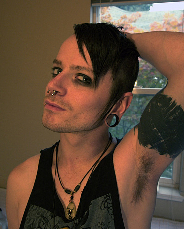 Tatted Emo Shows Us How He Does It